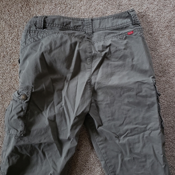 LIKE NEW VINTAGE ARMY GREEN CARGO CAPRIS WITH DRAWSTRING LEG - Picture 3 of 4